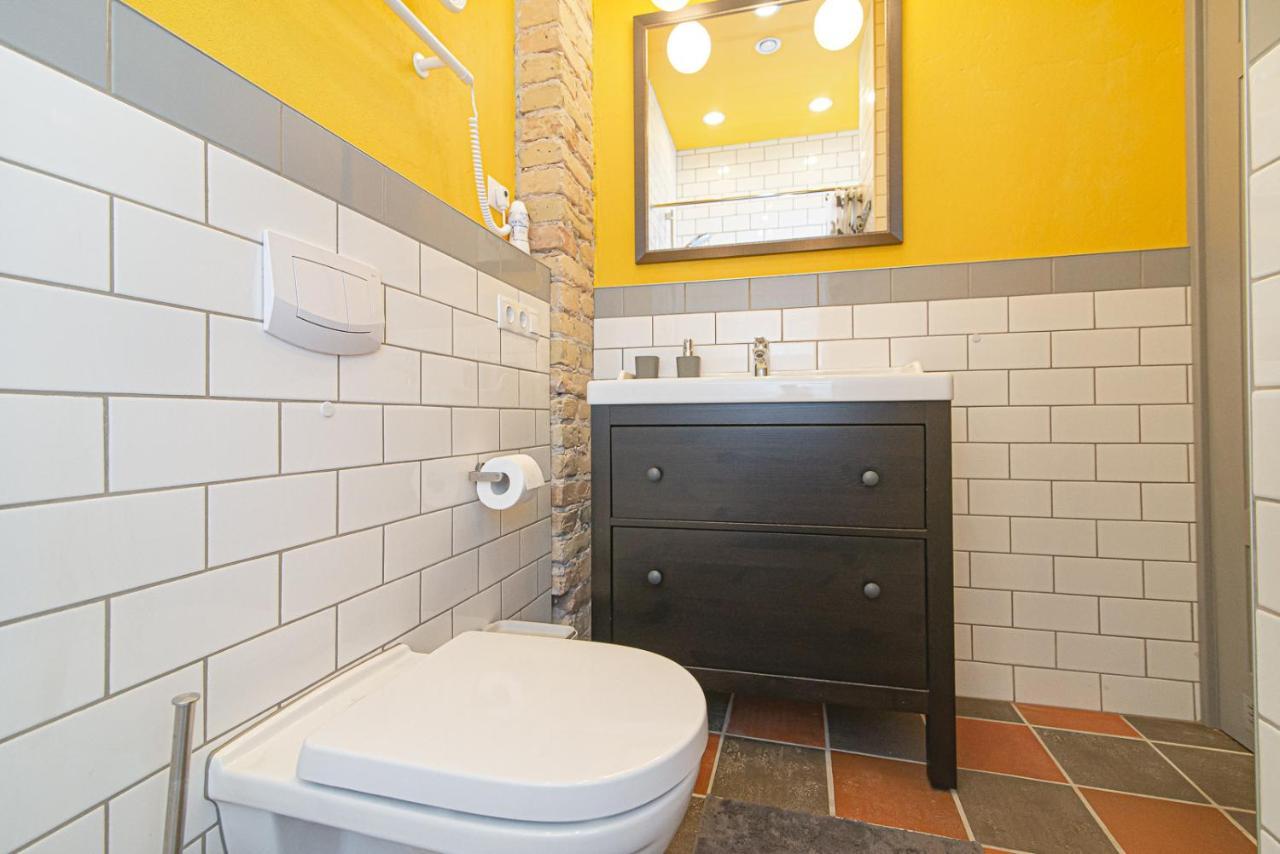 Modern Vilnius Old Town Apartment With Free Parking Exterior photo